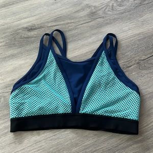 Victoria’s Secret sports athletic bra size small